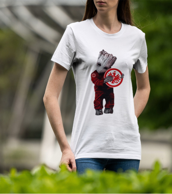 Baby Groot Hugging Eintracht Frankfurt Emblem T-Shirt