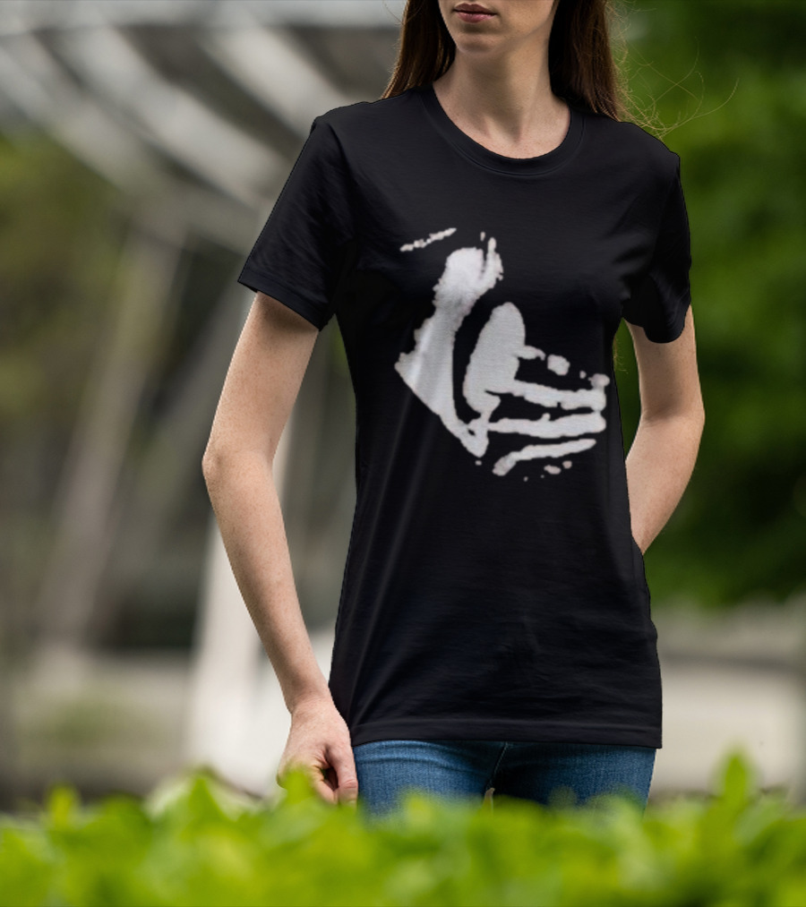 Portal Camila Brasil I Luv It Photo Optical Illusion Black And White Hand Face T-Shirt