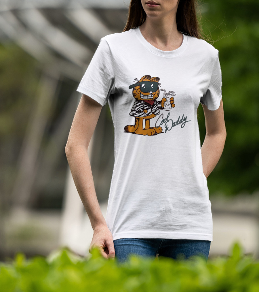 Garfield Cool Daddy Sunglasses Drink T-Shirt