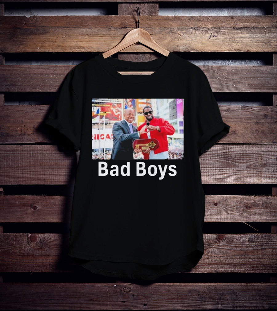 Bad Boys P Diddy And Eric Adams Key Exchange At Times Square Event T-Shirt