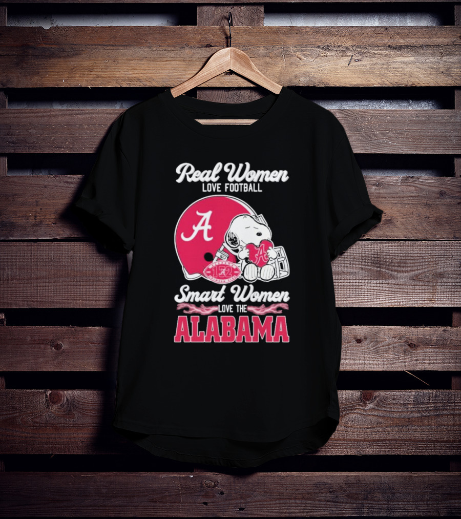 Real Women Love Football Smart Women Love The Alabama Crimson Tide 132 Season Snoopy Helmet T-Shirt