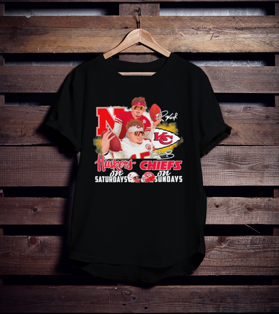 Friends Raiola Mahomes Huskers Saturdays Chiefs Sundays Signatures T-Shirt
