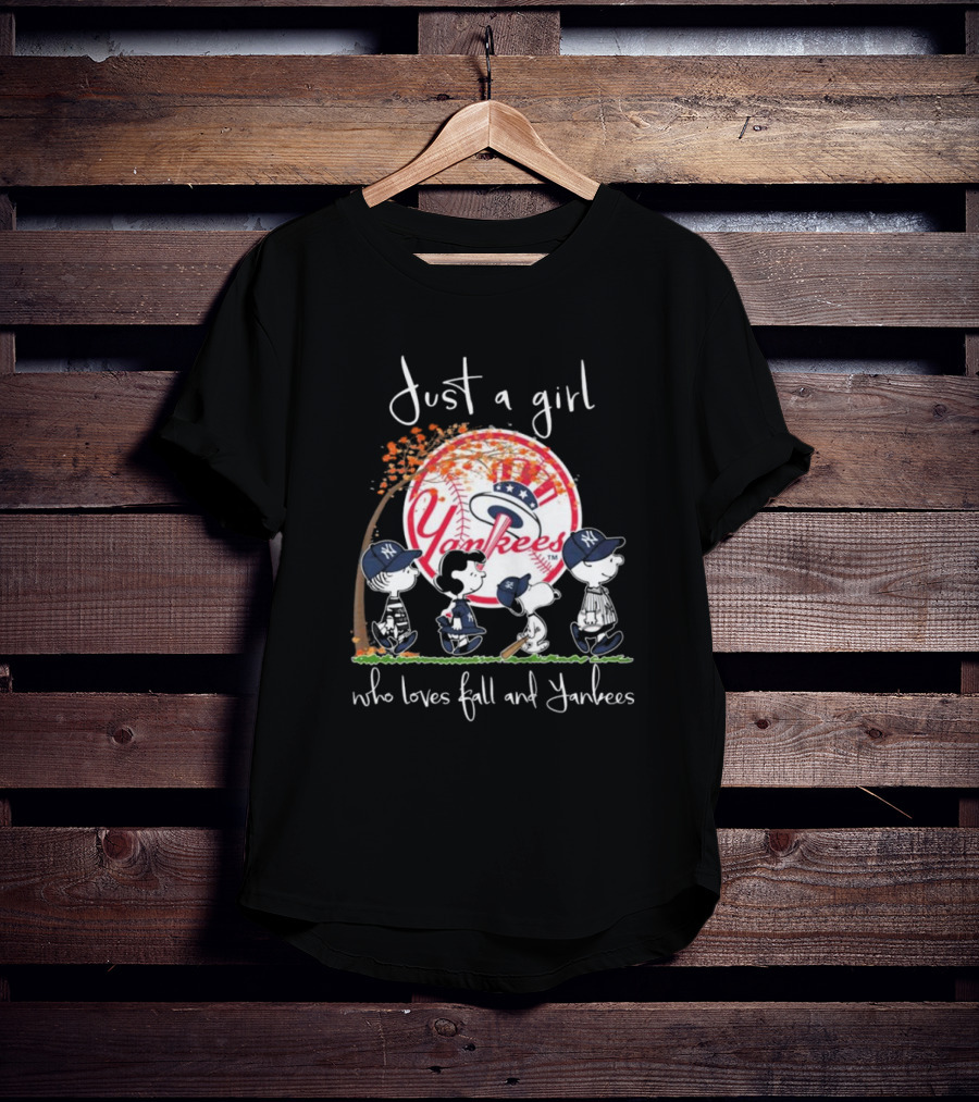 Just A Girl Who Loves Fall And Yankees Peanuts Characters T-Shirt
