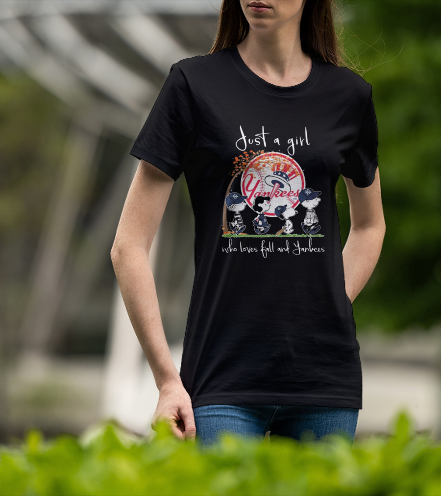 Just A Girl Who Loves Fall And Yankees Peanuts Characters T-Shirt