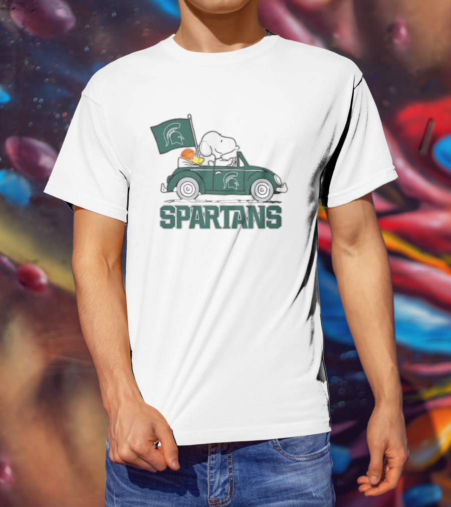 Spartans Peanuts Snoopy Woodstock Car Cartoon Sports T-Shirt