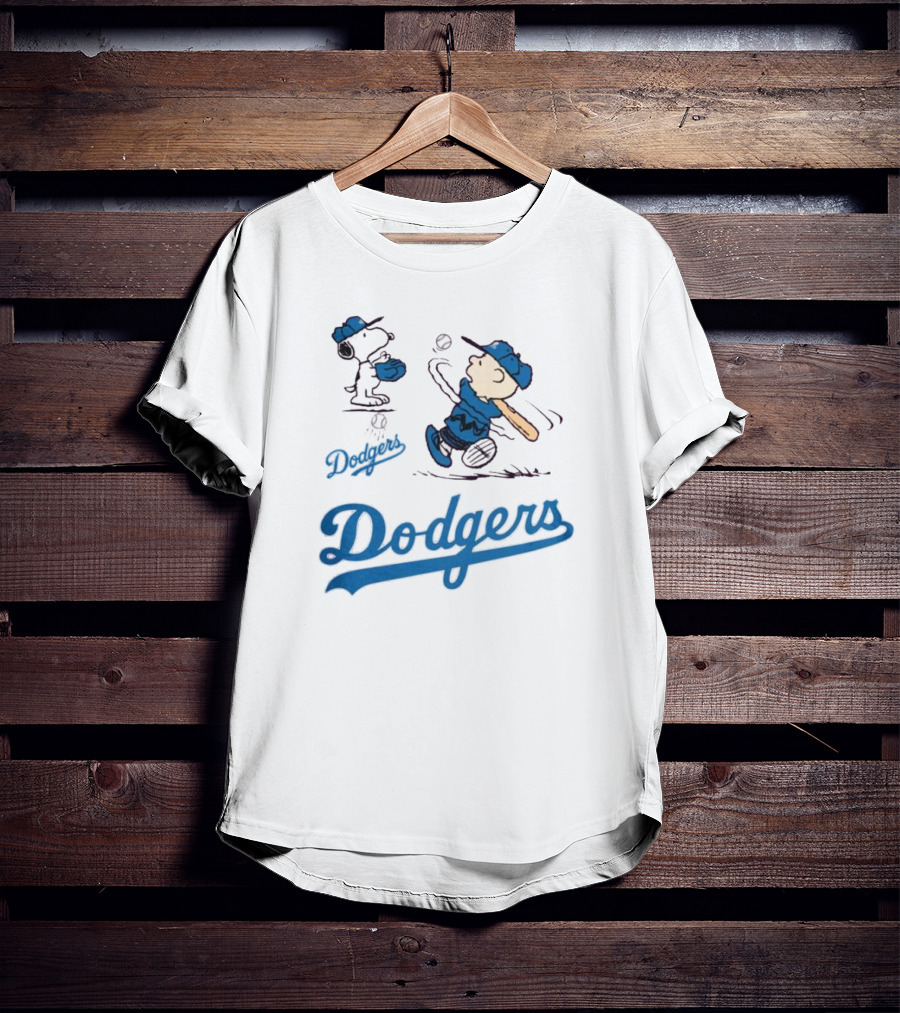 Los Angeles Dodgers Snoopy Cartoon Baseball Sports T-Shirt