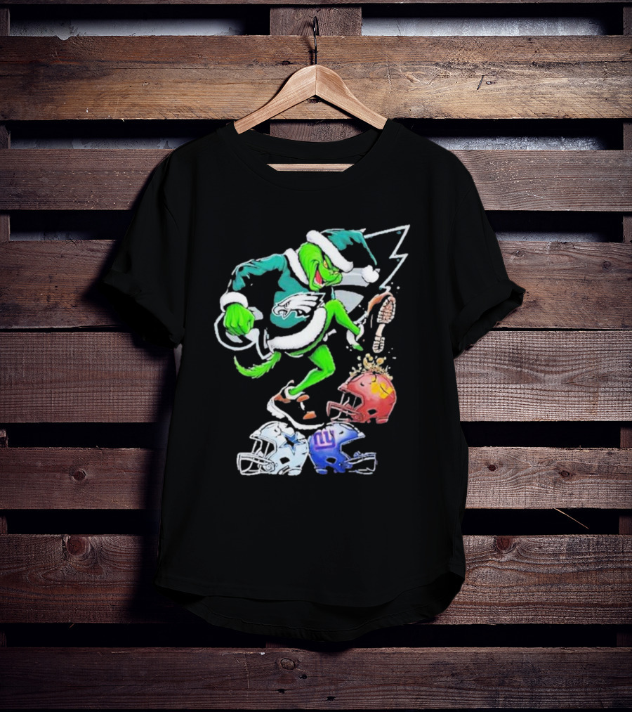 Grinch Philadelphia Eagles Crushing NFL Team Helmets T-Shirt