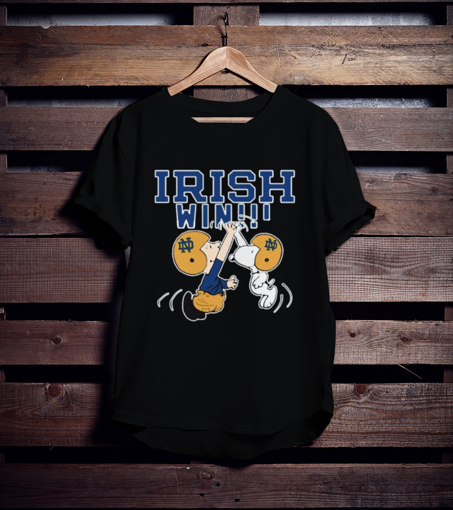 Charlie And Snoopy High Five Notre Dame Fighting Irish Win T-Shirt