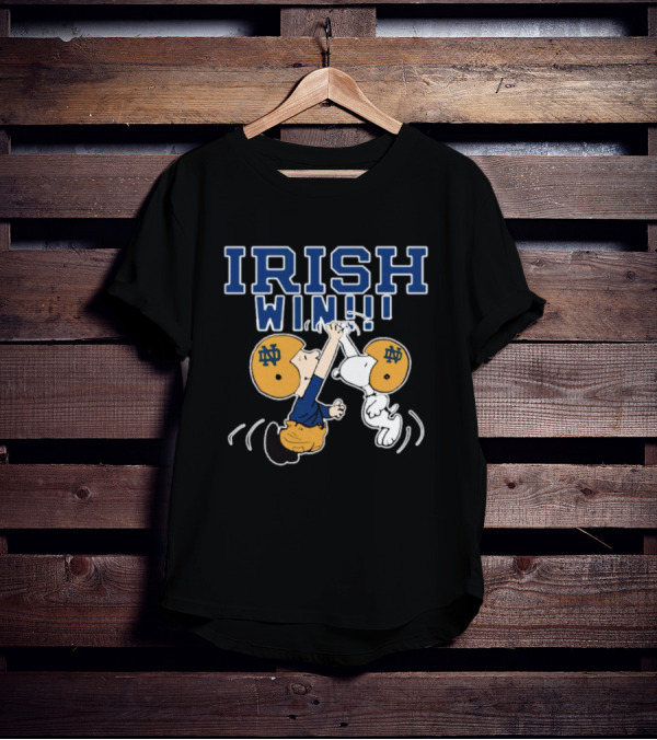 Charlie And Snoopy High Five Notre Dame Fighting Irish Win T-Shirt