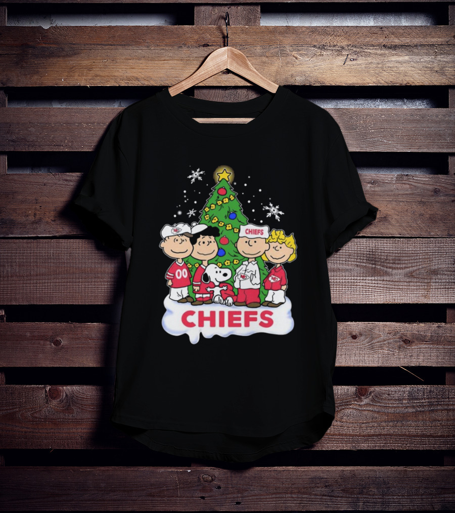 Kansas City Chiefs Snoopy Peanuts Christmas Tree Chiefs T-Shirt