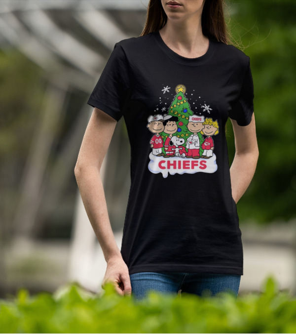 Kansas City Chiefs Snoopy Peanuts Christmas Tree Chiefs T-Shirt