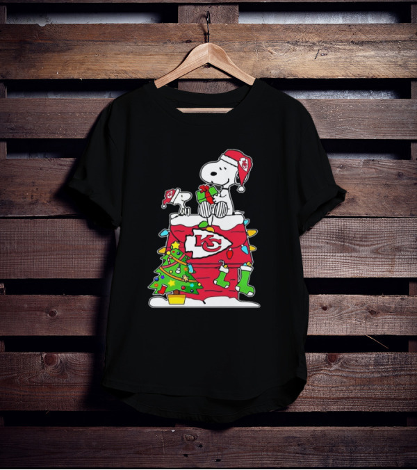 NFL Kansas City Chiefs Snoopy Woodstock Christmas Tree T-Shirt