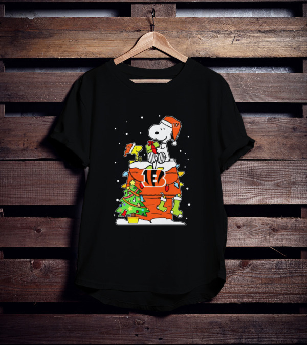 Snoopy Woodstock Cincinnati Bengals Christmas T-Shirt