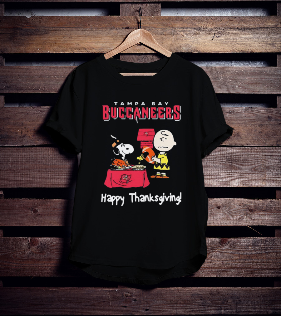Tampa Bay Buccaneers Peanuts Happy Thanksgiving Football T-Shirt