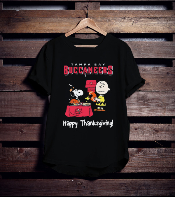 Tampa Bay Buccaneers Peanuts Happy Thanksgiving Football T-Shirt