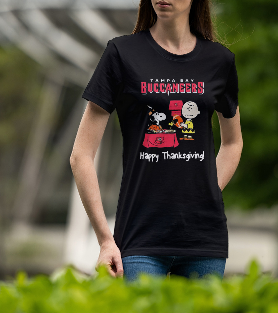 Tampa Bay Buccaneers Peanuts Happy Thanksgiving Football T-Shirt