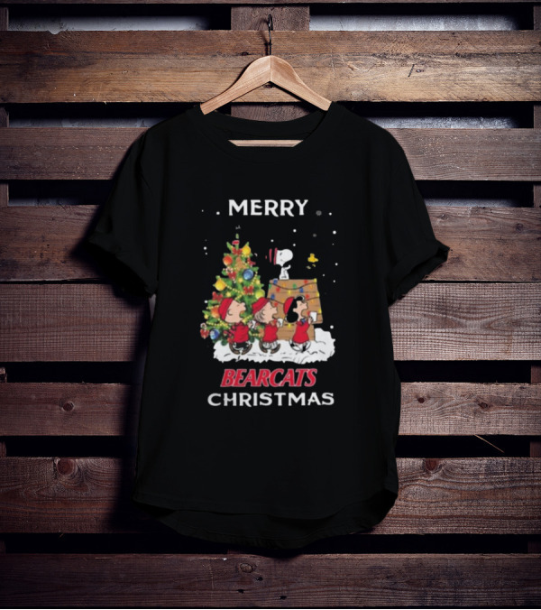 Cincinnati Bearcats Snoopy Friends Merry Christmas T-Shirt