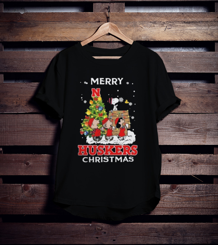 Merry Huskers Christmas Snoopy And Friends Nebraska Cornhuskers T-Shirt