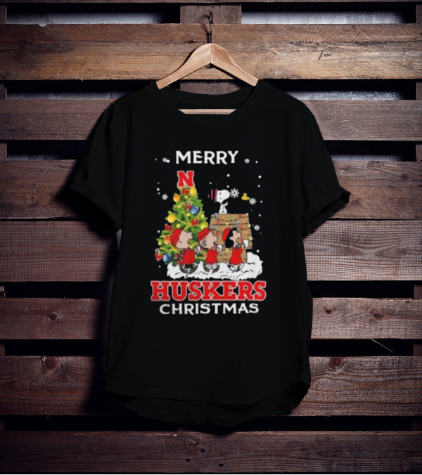 Merry Huskers Christmas Snoopy And Friends Nebraska Cornhuskers T-Shirt