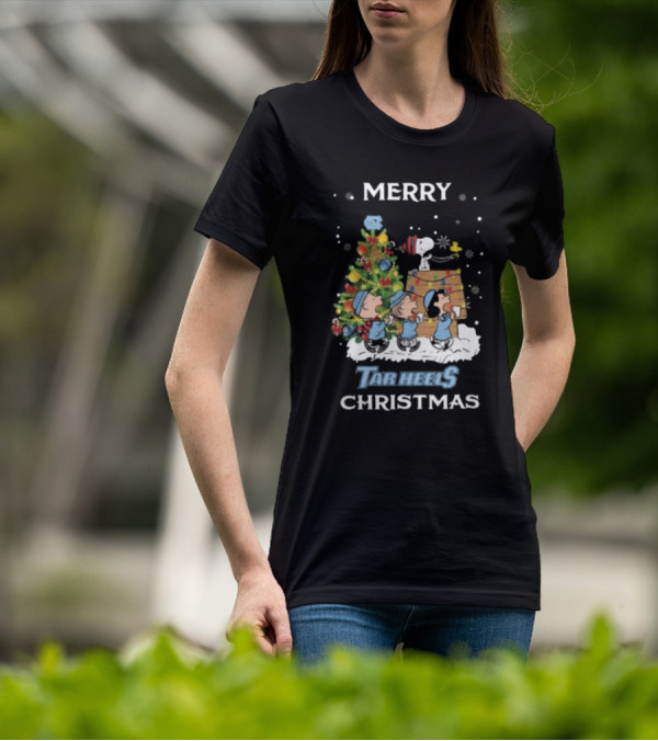 Merry Christmas North Carolina Tar Heels Snoopy And Friends T-Shirt