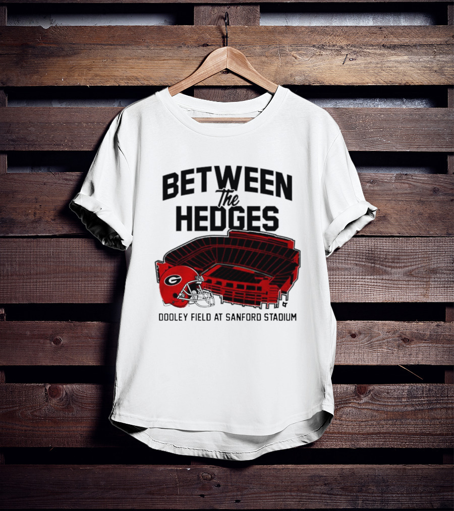 Between The Hedges Georgia Bulldogs Dooley Field At Sanford Stadium T-Shirt
