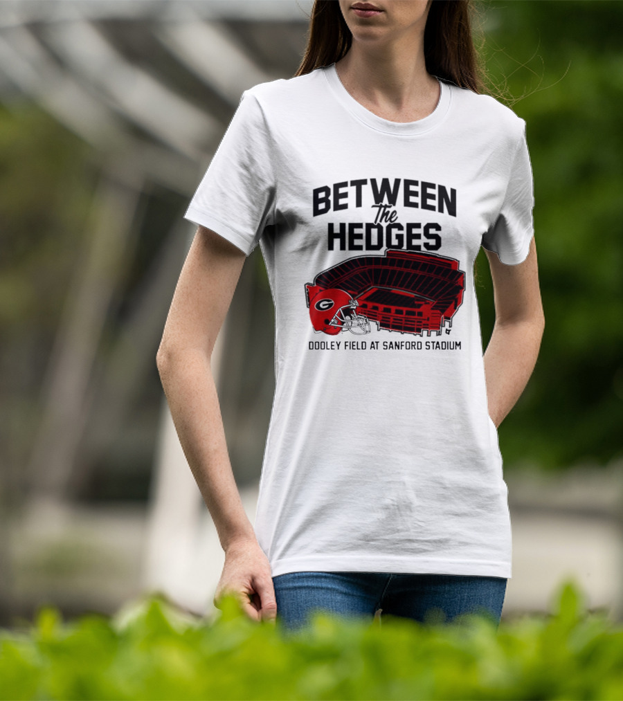 Between The Hedges Georgia Bulldogs Dooley Field At Sanford Stadium T-Shirt