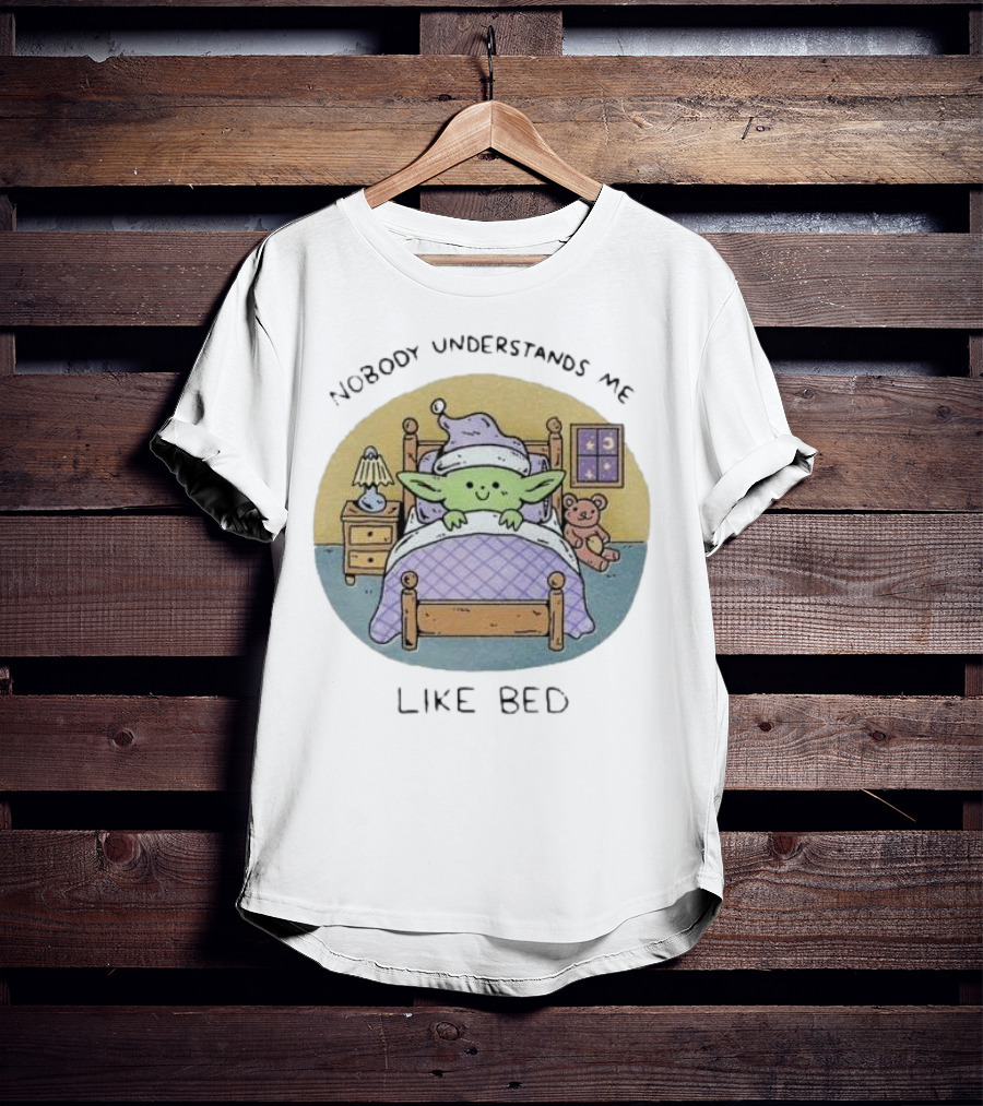 Nobody Understands Me Like Bed Cute Green Alien Cartoon Pajamas Nighttime Scene T-Shirt