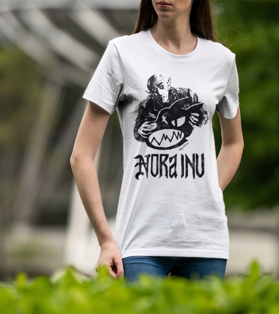 Nora Inu Vampyre Monster Art T-Shirt
