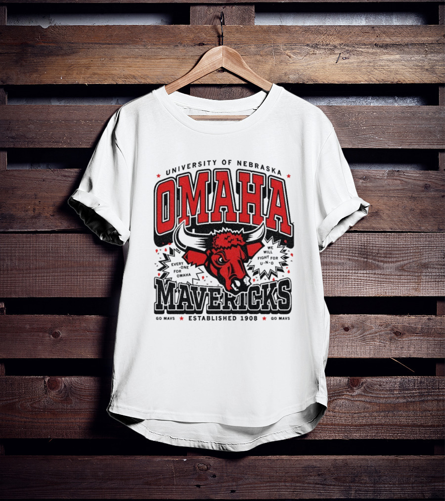 Omaha Mavericks Max Collegiate Bull Symbol With Stars T-Shirt