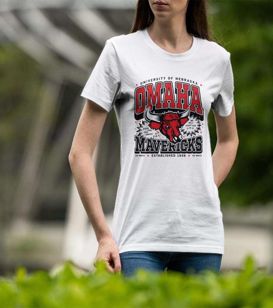 Omaha Mavericks Max Collegiate Bull Symbol With Stars T-Shirt