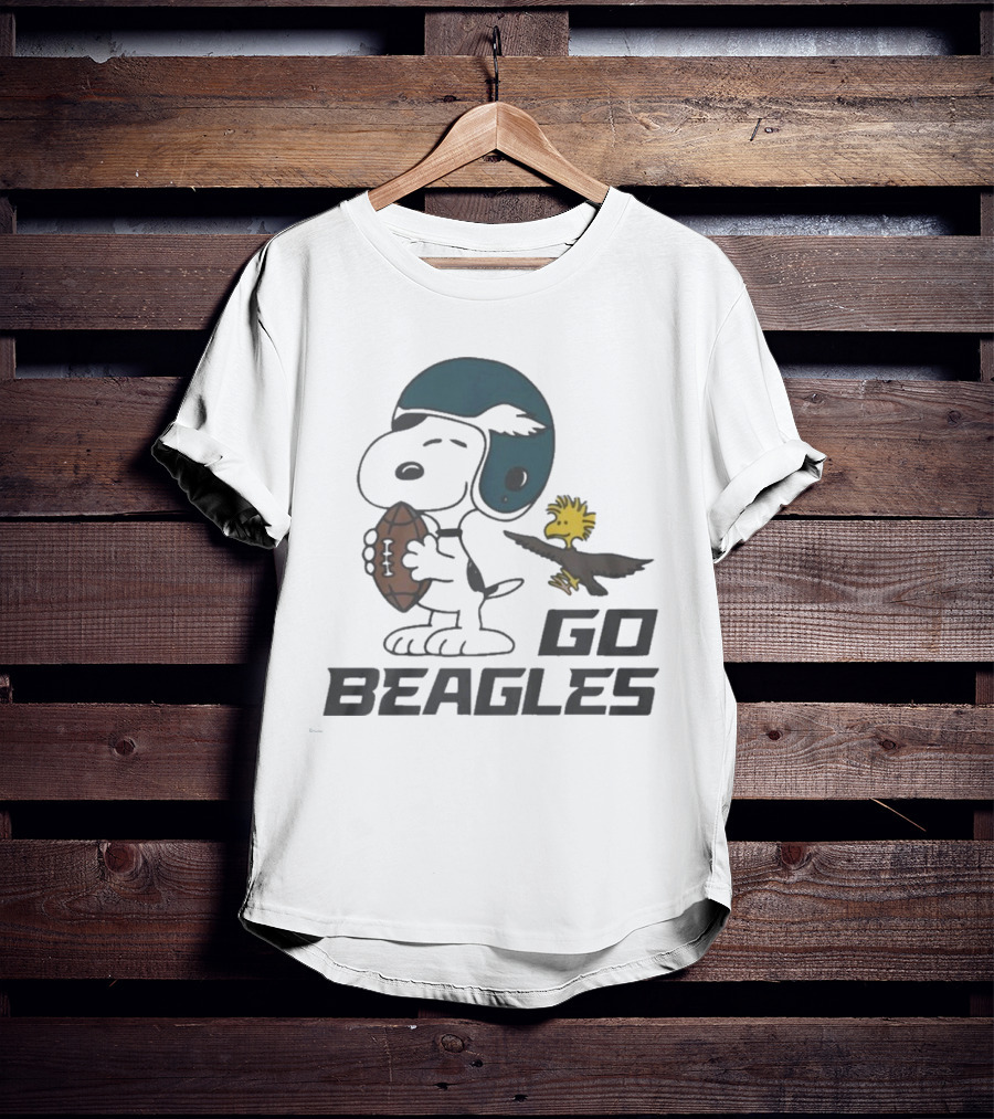 Peanuts Go Beagles Football Snoopy Woodstock Helmet Icon T-Shirt