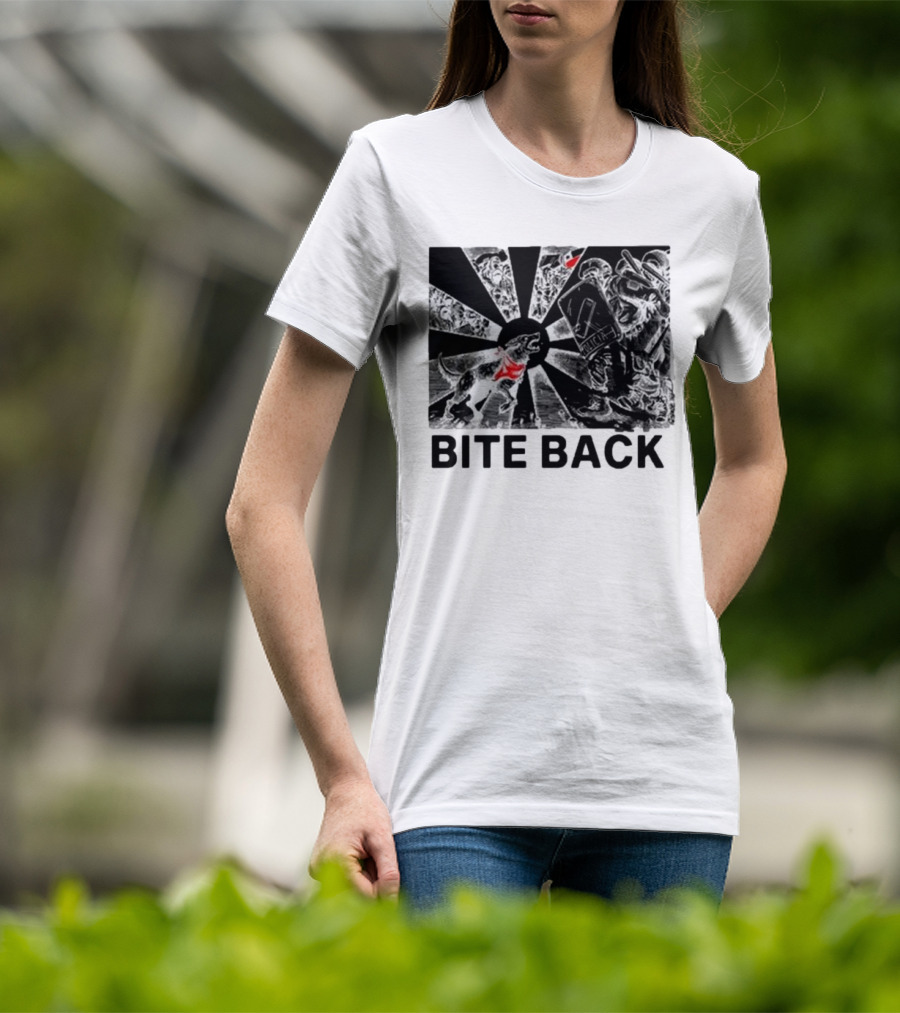 "Bite Back Punkwithacamera Dog Confronts Riot Police" T-Shirt