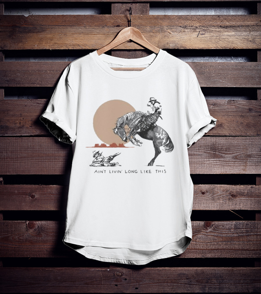 Waylon Jennings Ain’t Livin’ Long Like This Cowboy Rodeo Moon Scene T-Shirt