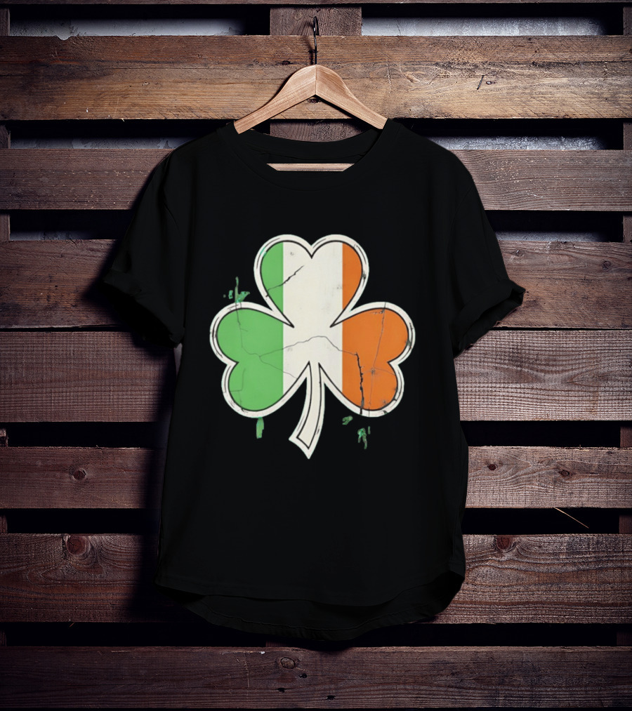St Patrick's Day Shamrock With Italy Flag T-Shirt
