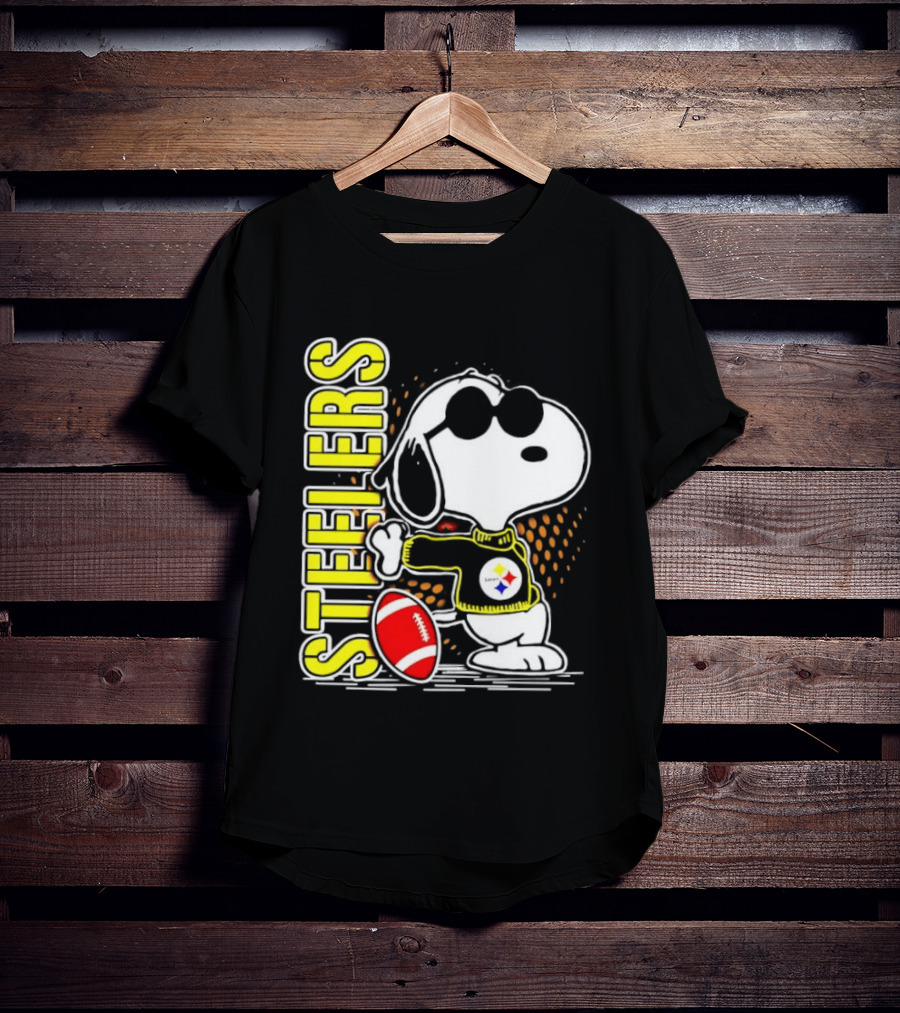 Steelers Snoopy Football Sunglasses Sports T-Shirt