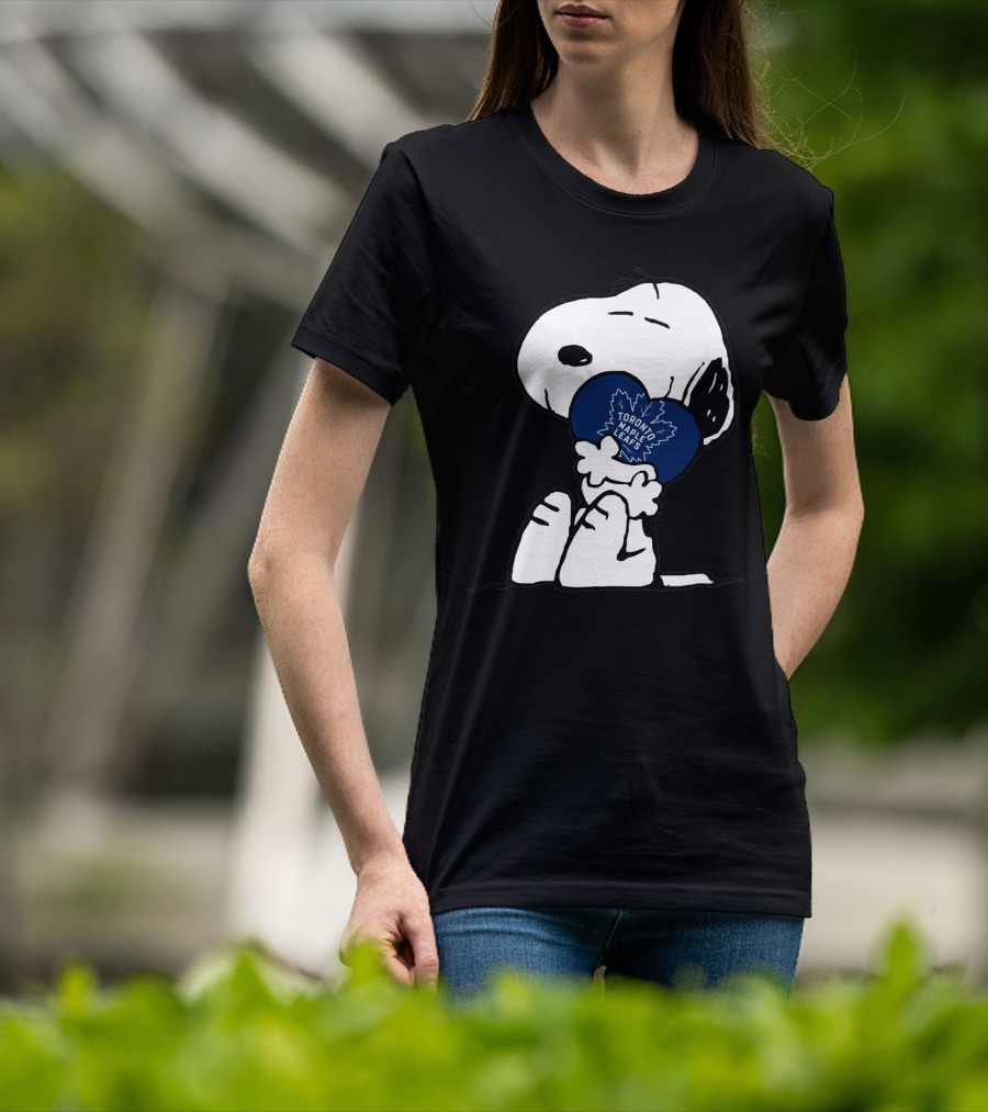 Snoopy Holding Toronto Maple Leafs Heart-Shaped T-Shirt
