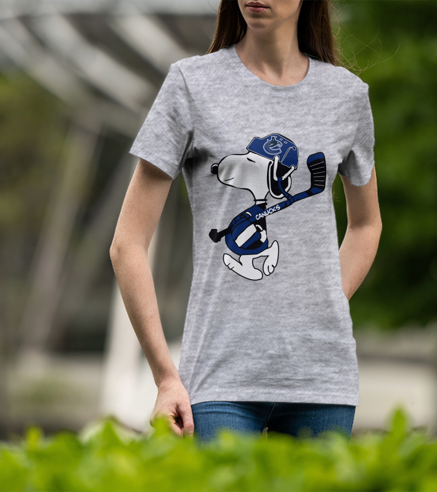 Vancouver Canucks Snoopy Hockey Player T-Shirt