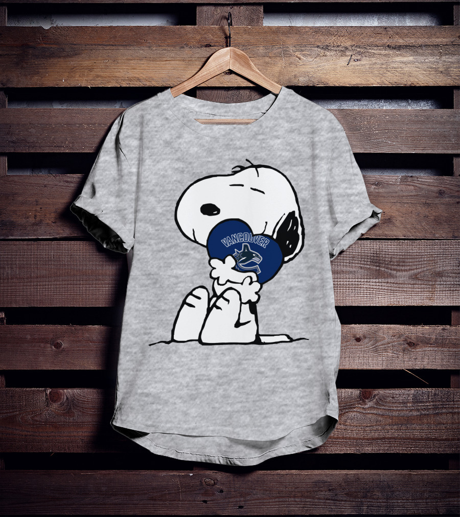 Vancouver Canucks Snoopy Hockey Puck T-Shirt