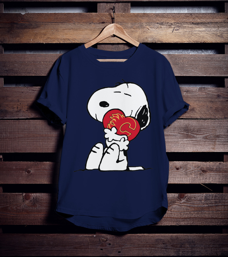 Snoopy Holding Calgary Flames T-Shirt
