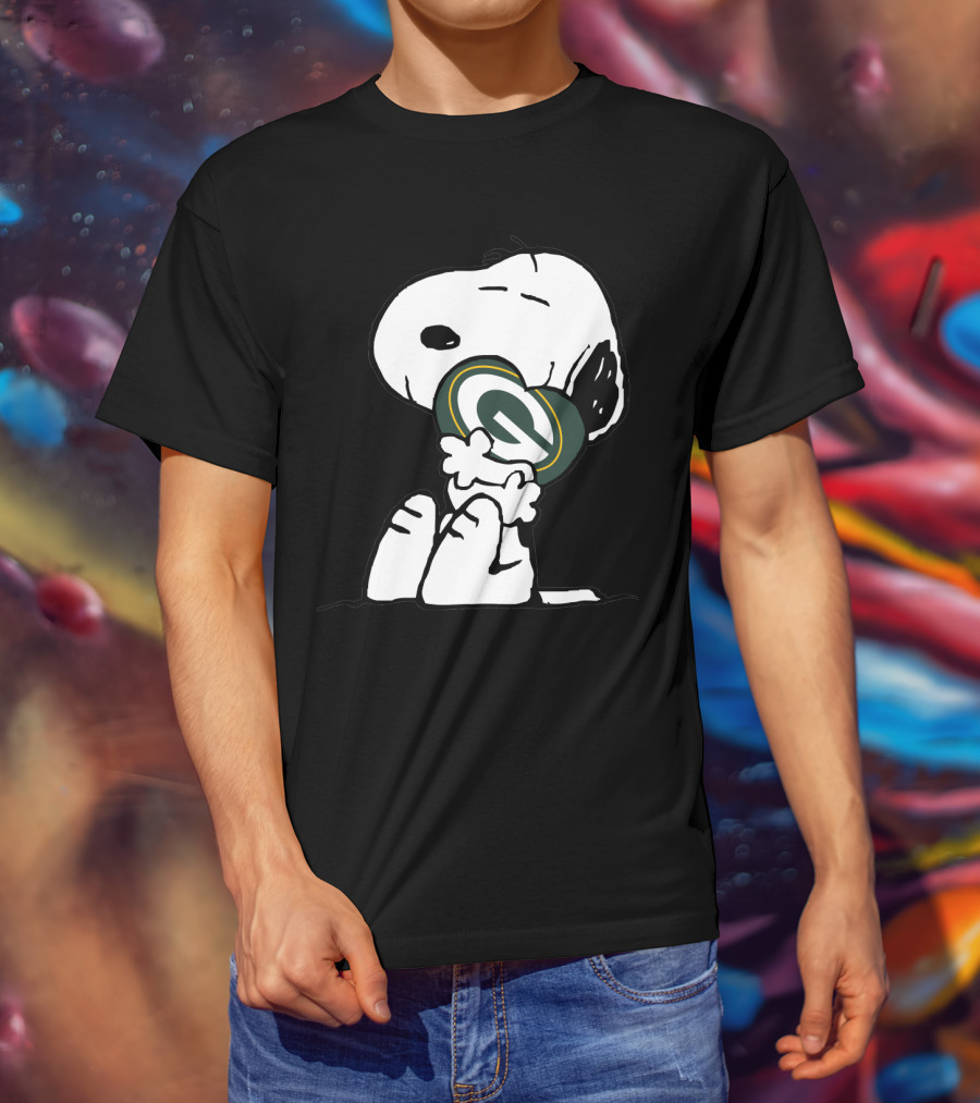 Green Bay Packers Snoopy Hugging T-Shirt