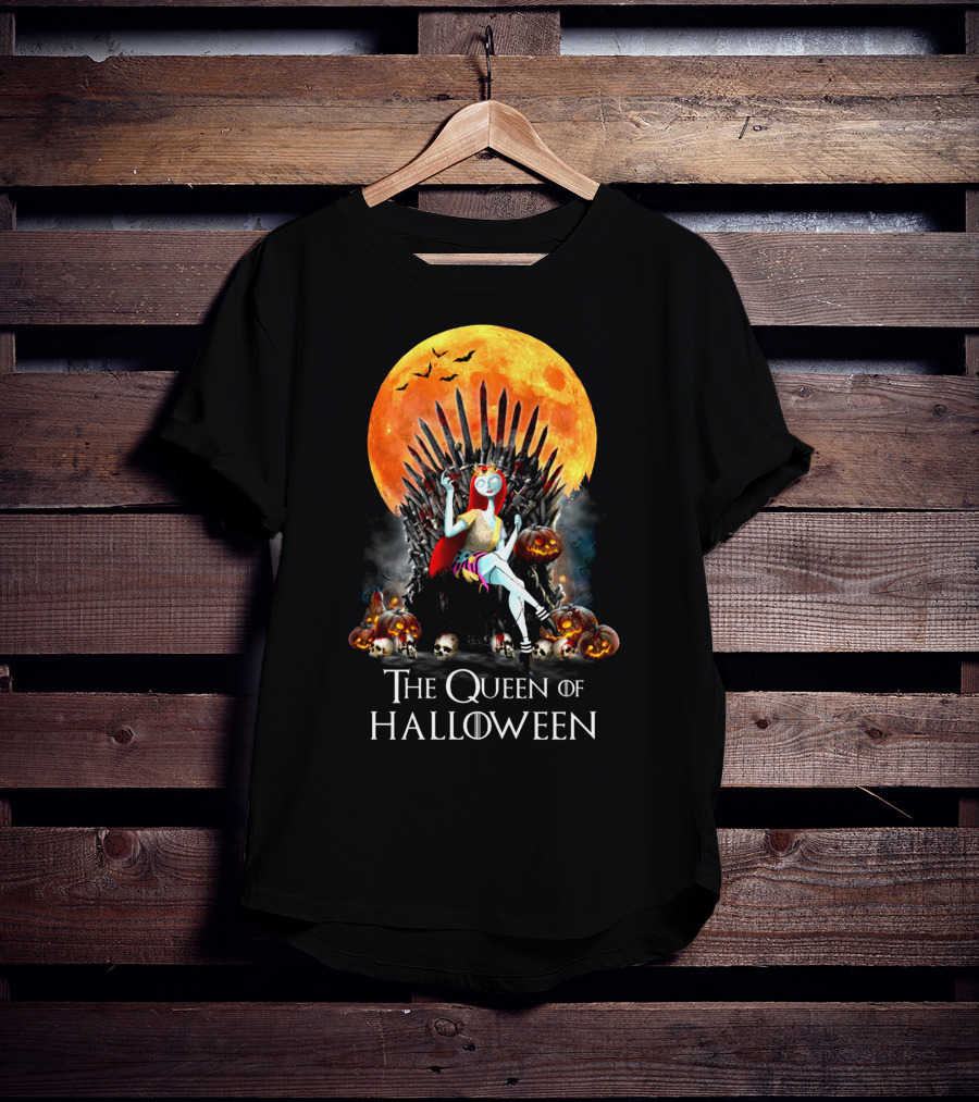 The Queen Of Halloween Throne With Pumpkins And Full Moon T-Shirt
