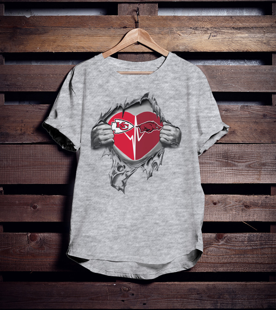 Kansas City Chiefs Arkansas Razorbacks Heart Design Chiefs Razorbacks Fan Love T-Shirt