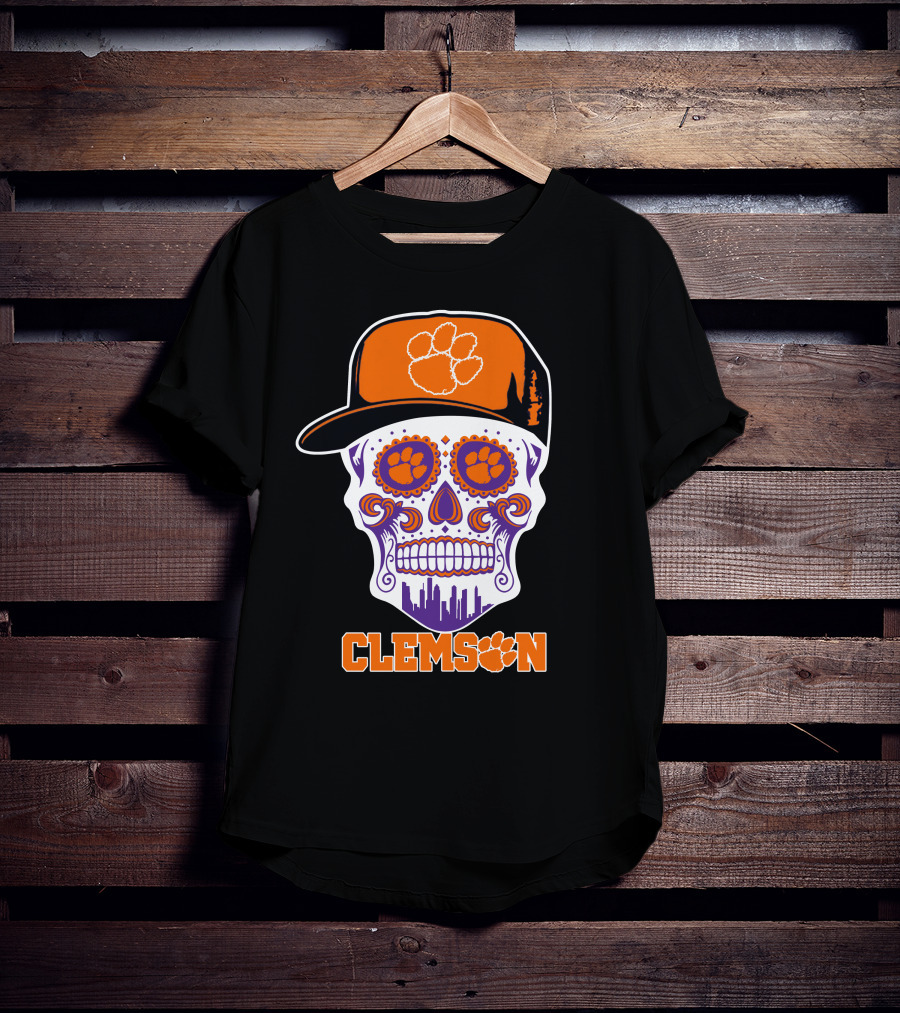 Clemson Tigers Skull With Paw Pattern And Cap T-Shirt