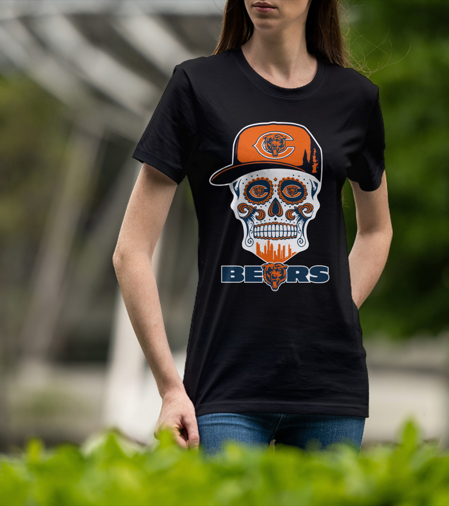 Chicago Bears Skull Hat Urban Skyline T-Shirt