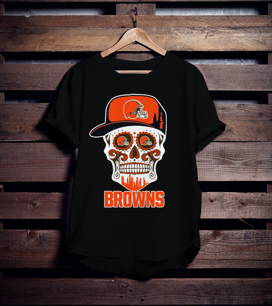 Cleveland Browns Sugar Skull With Orange Helmet And Brow Skyline T-Shirt