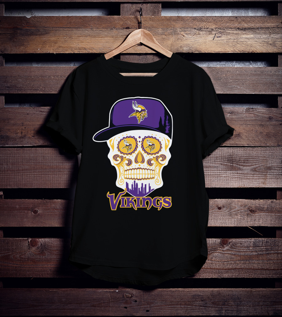 Minnesota Vikings Skull With Purple Hat And City Skyline T-Shirt