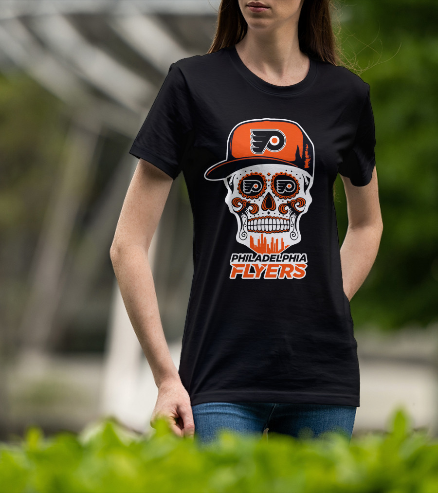 Philadelphia Flyers Skull Art With Cap And Skyline T-Shirt