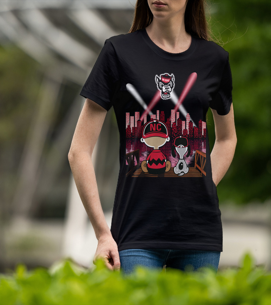 Nc State Wolfpack City By Night With Peanuts Characters And Skyline T-Shirt