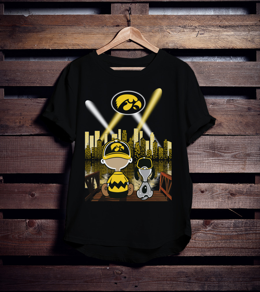 City By Night Iowa Hawkeyes 68 Fan And Dog On Dock Silhouette T-Shirt