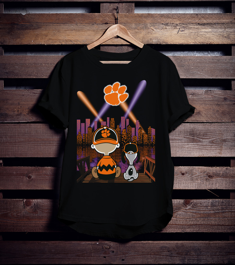 Clemson Tigers '83 Paw In Night City Skyline With Characters On Dock T-Shirt